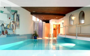 Отель Hotel Roter Hahn Garni  Гармиш-Партенкирхен